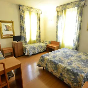 tirreno-rome.it-romehotels.com/