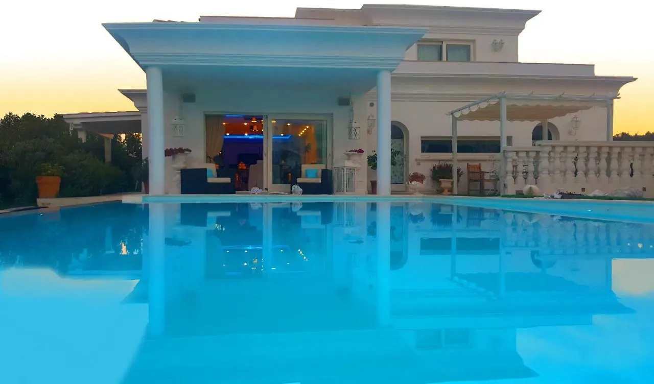 White House Luxury Hospitality Hotel Olbia 2*,